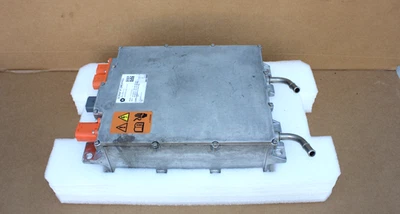 2017-2021 Chrysler Pacifica Voyager Hybrid Battery Charger 68372560AF - Image 1 of 4