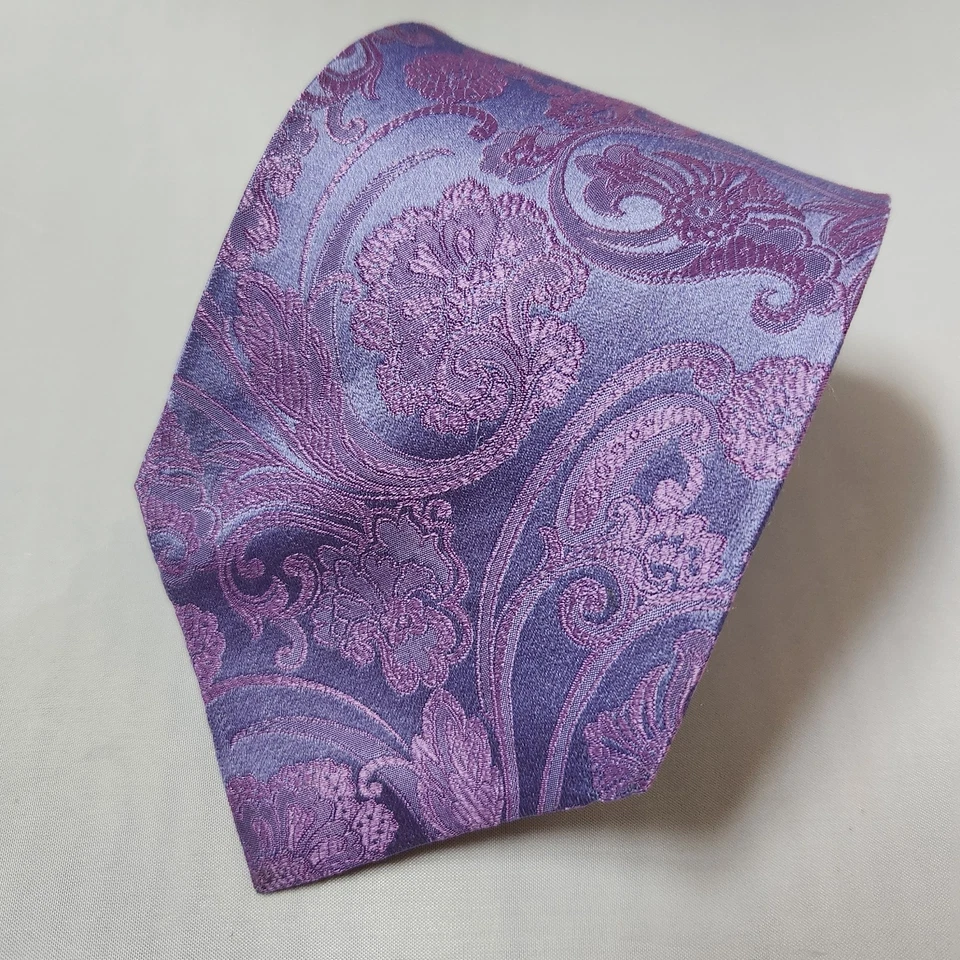 Corbata David Donahue Hecha a Mano en EE. UU. Seda Italiana Violeta Paisley 3 3/4" x 60" Foto 1 de 4