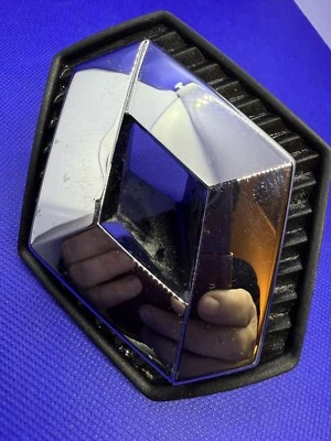 Logo Abzeichen Emblem Raute Vorne Clio 2 II Phase 1 Original 8200070031 Angebot - Bild 1 von 4