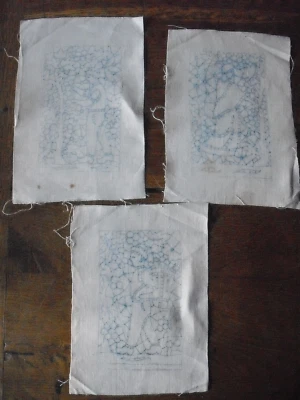 Lot de 3 petits ouvrages anciens à broder - Photo 1/4