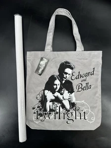Nuevo bolso de mano Twilight Edward and Bella y póster enrollado Edward NECA 2008 24"x 36" - Imagen 1 de 12