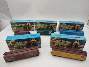 Vintage Athearn HO Scale Train 5pc Lot Freight Cars Caboose Kit Boxed - Picture 1 of 17