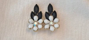 Orecchini Vintage High End Design Vetro Bianco e Nero AB Fiore Crawler Clip - Foto 1 di 7