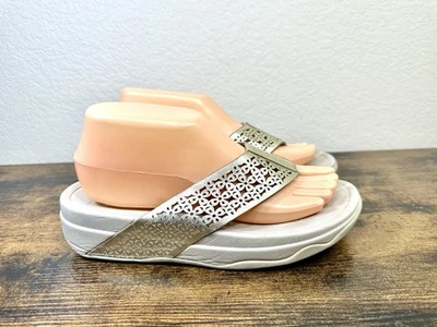 Fitflop Surfa Lattice Sandals Leather Silver/ Gold  Flip Flops Comfort  Floral - Image 1 of 4