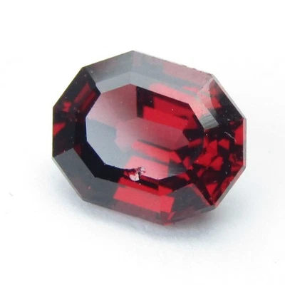Granate Almandino Color Rojo Natural 1.88Cts 8X6.4mm Ovalado Corte Personalizado Gema Suelta Foto 1 de 4