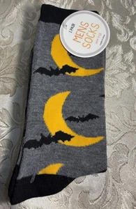 SOCKS HALLOWEEN BATS MOON SPOOKY TEEN 10yr & Up SHOE SIZE 9-11 NEW Men’s Novelty - Picture 1 of 3