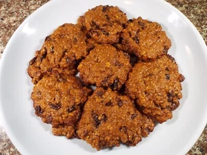 Everyone Loves These Amazing Homemade Chocolate Chip Oatmeal Raisin Cookies - Picture 1 of 1