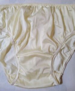 Vtg Sty Bikini PANTY S 7 Adult Unisex Handmade Silky Pastel Yellow Nylon Tricot 
