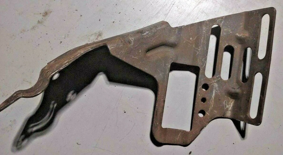 82-88 G-BODY CRUISE CONTROL MODULE computer bracket gas pedal FC-10 - Image 1 of 4