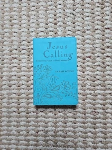 Jesus Calling Sarah Young Book Religion Devotional Calendar Enjoying Peace - Foto 1 di 2