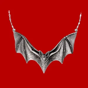 Descending Darkness Necklace - Picture 1 of 3