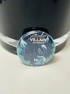 Akibento Villain Anime Pin 2018 1,25 Zoll Blau & Grün Neu - Bild 1 von 2
