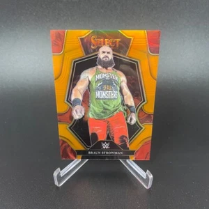 2023 Select WWE Braun Strowman Premier Orange Prizm SP #'d 14/49! - Foto 1 di 3