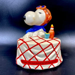 Vintage 1972 Snoopy Dark-haired Lass Table Figurine Statue Peanuts - Picture 1 of 8
