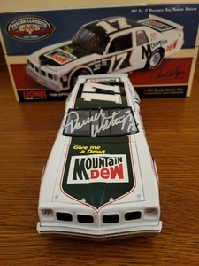 2012 Darrell Waltrip #17 1982 Mountain Dew Pontiac Ventura Autographed 1:24 - Picture 1 of 7