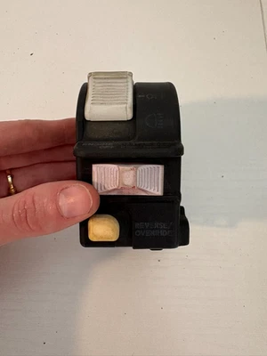 Interruptor de manillar usado OEM Polaris Sportsman 500 Trail Boss 325 4110243 AB Foto 1 de 4