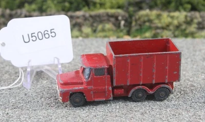 Husky UK Red #10 Guy Warrior Coal Truck Fair FNQHotwheels U5065 - image 1 of 4