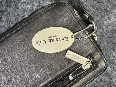 Kenneth Cole New York Cuero Negro Cremallera Alrededor Pasaporte de Viaje Billetera Organizador Foto 1 de 4