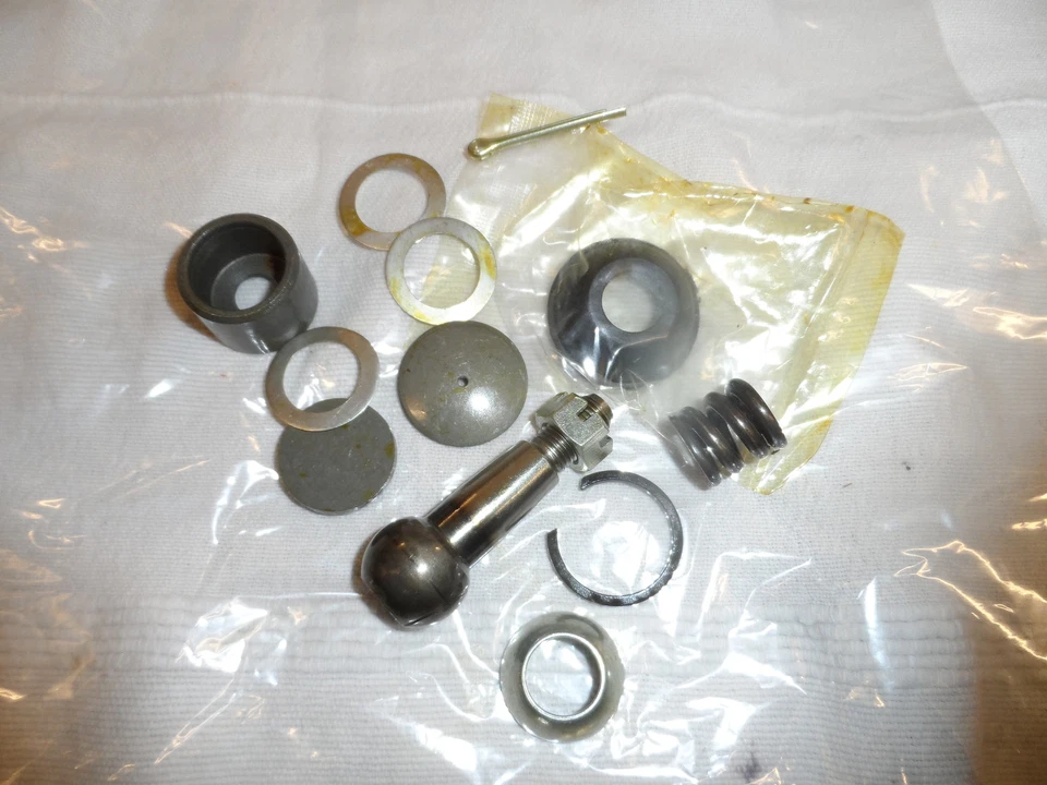 KIT REPARACIÓN BRAZO CONTROL PISTA FORD CONSUL ZEPHYR ZODIAC Mk2  Foto 1 de 1