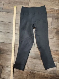 Lululemon Womens Compression Leggings Size 4 Black Yoga Pants Cropped Capri - Picture 1 of 6