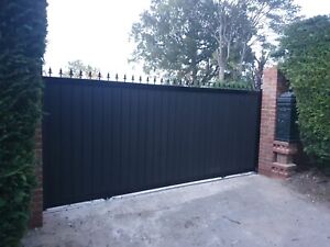 Sliding Gate Cantilever Driveway Gates Electric Opener / Composite Board / Nice