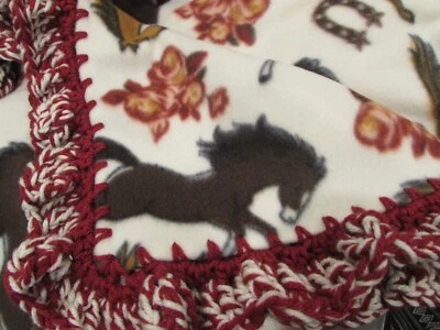Horses Western Country Granate Blanco Marrón Tostado Vellón Manta con Crochet Foto 1 de 4