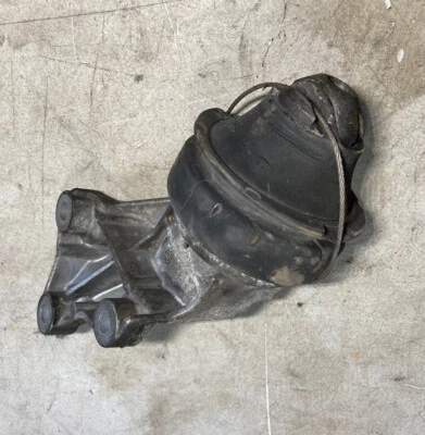 Оригинальный кронштейн крепления двигателя 2,5 л для Volvo S60R S60 V70 V70R 2004-2007 годов выпуска 30645228 No2787M - Изображение 1 из 4