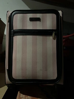 Maleta de mano Victorias Secret The VS Getaway, color: rayas icónicas Foto 1 de 4