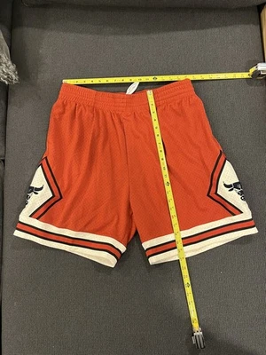 Chicago Bulls Mitchell & Ness NBA Basketball Shorts Red Swingman Size XL  - Image 1 of 4