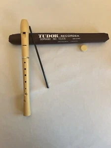 Tudor Recorder, Sorprano, TD .206, Comes with Owner’s Manual, Cleaner, and Case - Picture 1 of 4