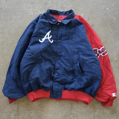 Chaqueta bomber vintage de los Atlanta Braves roja y azul de los años 90 para iniciar béisbol  Foto 1 de 4