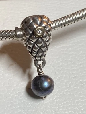 Pandora Charm Traube bicolor mit 2 Diamanten und Eine schwarze Perle 790547D - Bild 1 von 4