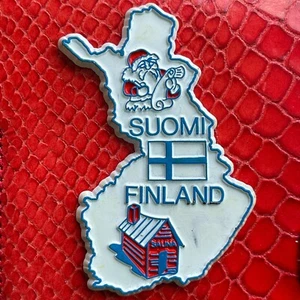 FINLANDIA🇫🇮IMÁN DE NEVERA DE GOMA✅MAPA DE PAÍS SUOMI CON RECUERDO DE BANDERA NACIONAL🎗 - Imagen 1 de 2