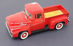 Signature 1956 Ford F100 Pickup Truck 1:32 Diecast - Red