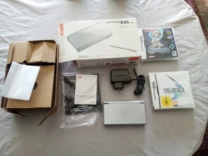 Nintendo DS Lite Silver mit OVP und 2 Spielen Zubehörpaket - Bild 1 von 5