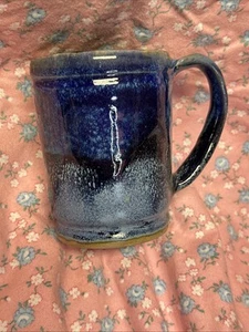 Taza de cerámica artística taza de café esmalte por goteo azul noche estrellada PESADA firmada 'Maderas' - Imagen 1 de 8