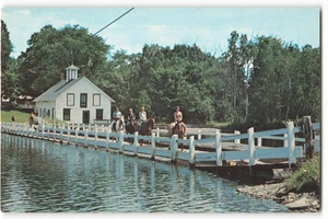Schwimmende Brücke und grüne Wege Gabelladen, Brookfield, Vintage Postkarte VPC2. - Bild 1 von 2
