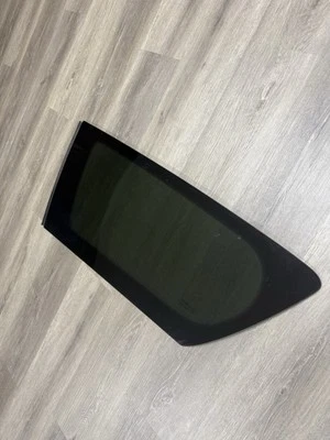 2017 - 2025 CHRYSLER PACIFICA REAR LEFT SIDE QUARTER WINDOW GLASS OEM 68238495AC - Image 1 of 4
