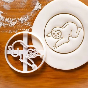 Sloth Crawling cookie cutter - wildlife animal, baby shower, birthday, Christmas - Picture 1 of 4