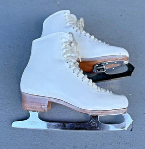 SP-Teri Pro Ice Skates-- W sze 9 3/4 - Picture 1 of 8