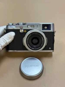 Fujifilm X100S 16.3MP Digital Camera with  Silver English Language-95%new - Picture 1 of 7