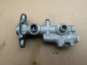 86-87 CORVETTE C4 BRAKE MASTER CYLINDER 10052280 - Picture 1 of 4