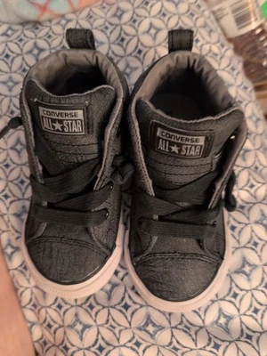 Zapatos Converse Chuck Taylor All Star Street Mid para niños pequeños talla 7 Foto 1 de 4