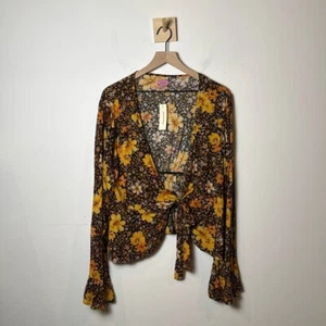Mi Ami Francesca’s Darla Floral Crinkle Tie Wrap Top size XL NWT - Picture 1 of 9