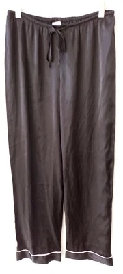 Conjunto de pijama de dos piezas para mujer talla pequeña Gillian O'Malley negro poliéster satinado  Foto 1 de 4