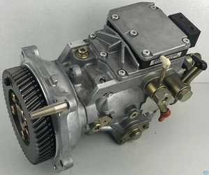Verteilereinspritzpumpe - BOSCH 0 470 504 027 - Mitsubishi Canter-35 / Canter-55 - Zdjęcie 1 z 2