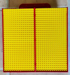 Lego System Aufbewahrungsbox mit 2 Bauplatten 16 x 32 Noppen Box 26 x 26 cm - Bild 1 von 4