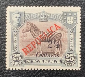 1921 NYASSA PORTUGAL 2 1/2c ON 25R BLACK VIOLET BROWN ZEBRA REPUBLICA OVPT OGLH - Picture 1 of 2
