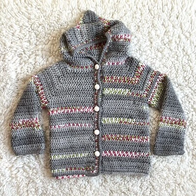 Suéter Cárdigan Tejido Hecho a Mano para Niños Capucha Gris Rayas 13”x15” ¿Pequeño Acrílico?” Usado en excelente estado Foto 1 de 3