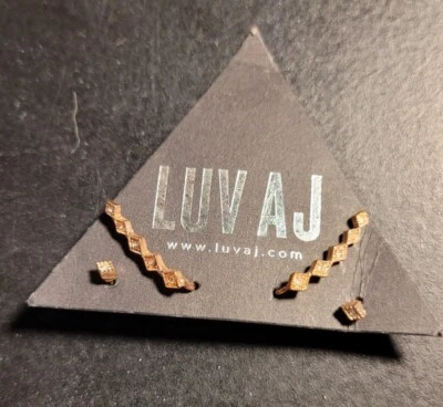 NUEVO LUV AJ Pendientes Oro Rosa 2 Pares Tachuelas y Escaladores Envío Gratis Foto 1 de 3